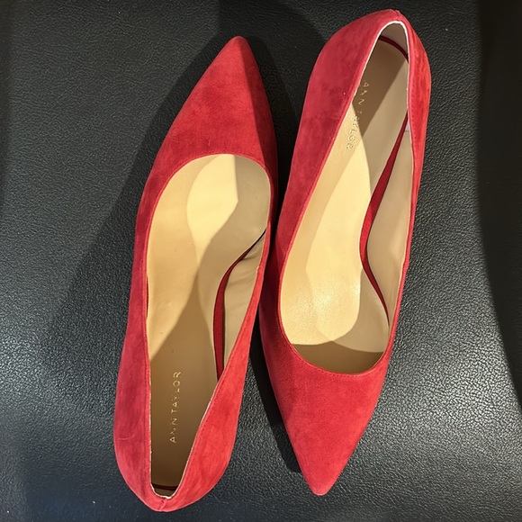 Ann Taylor Red Suede Shoes. Size 10 - Picture 8 of 11